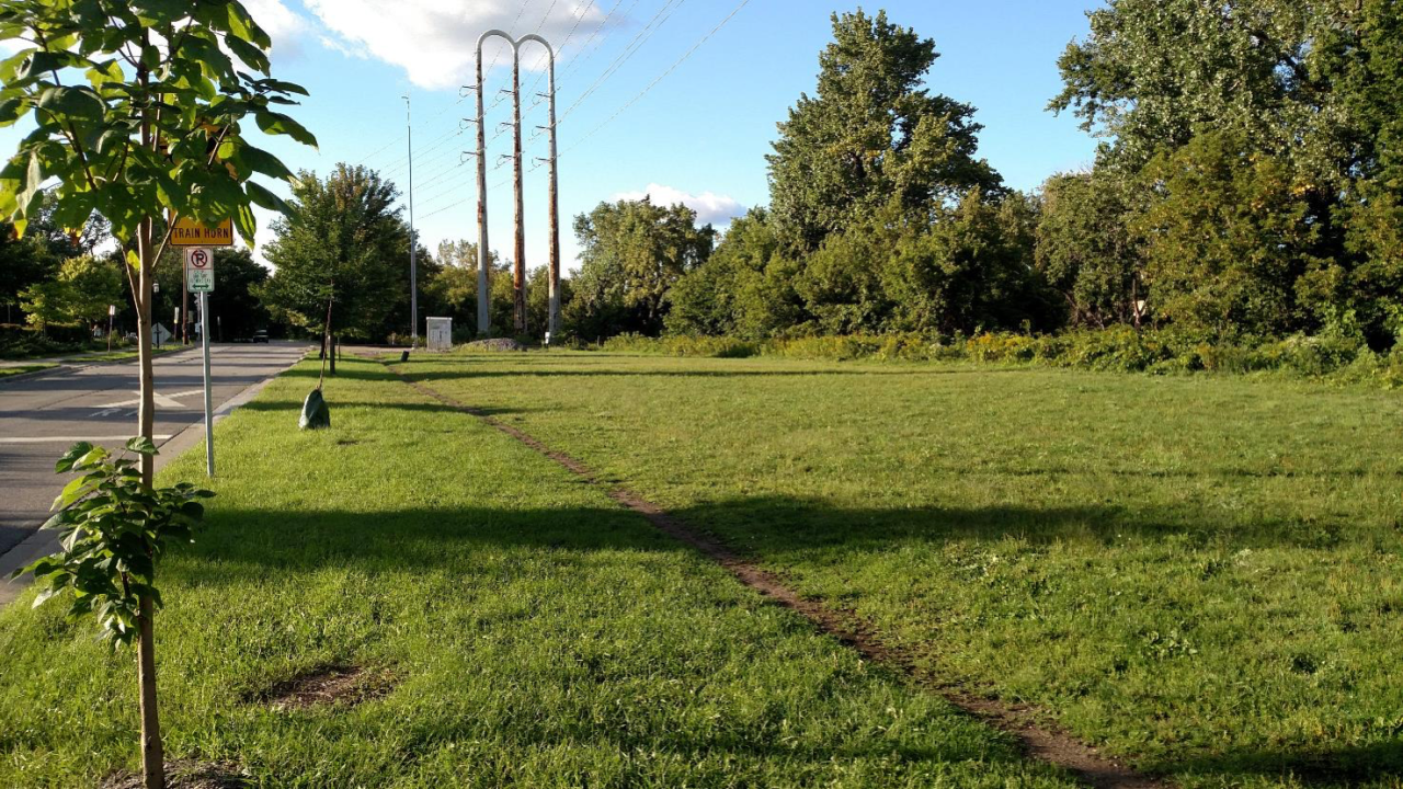 Nicollet Island open lot, before prairie restoration