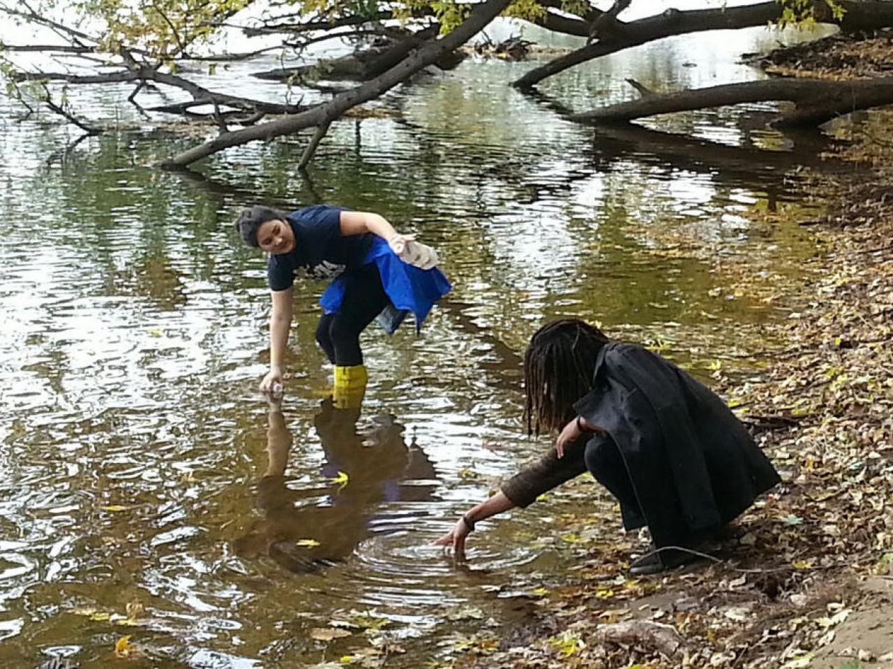 river clean up volunteers